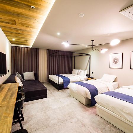 Hotel The Designers Lyj Gangnam Premier Сеул Екстериор снимка