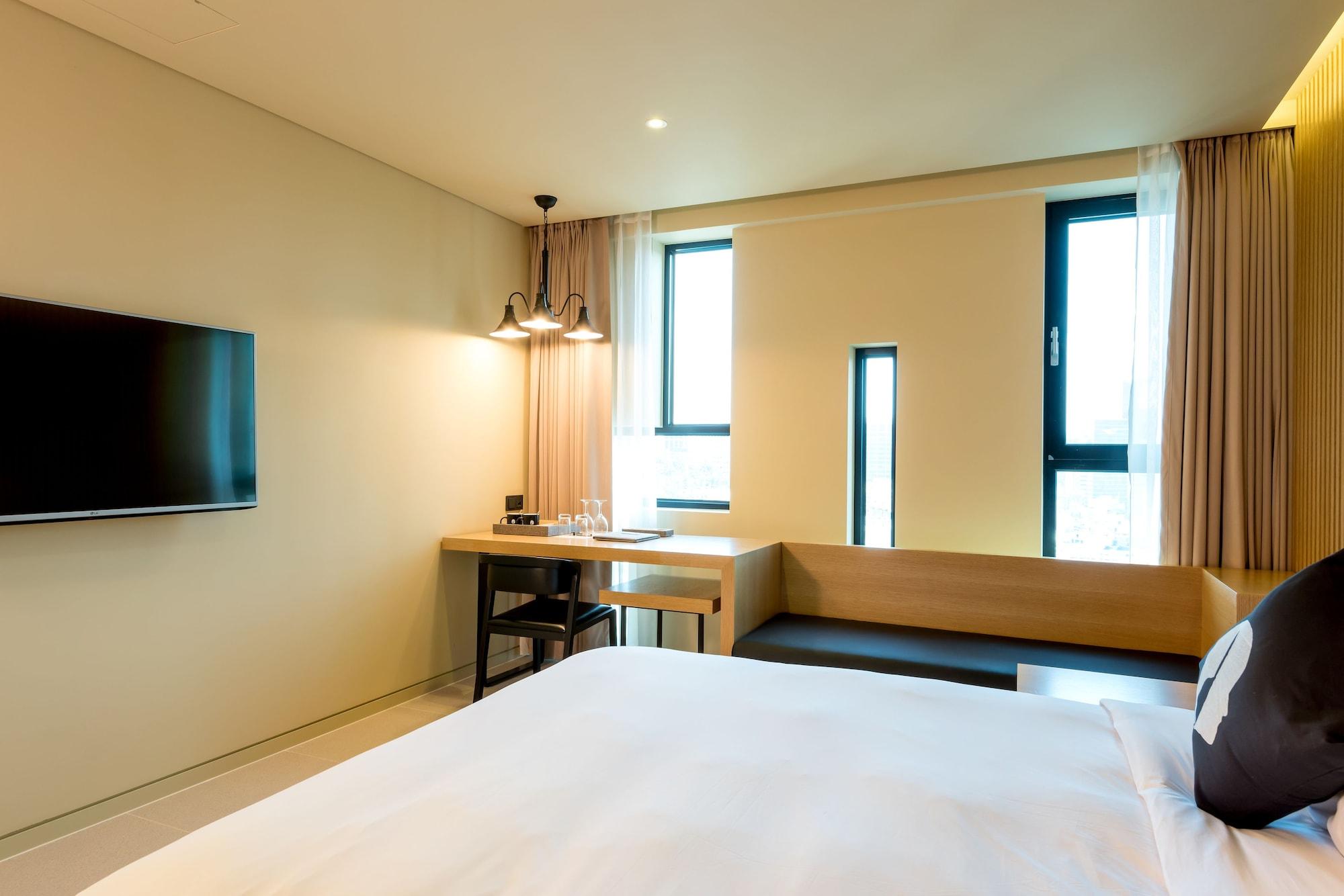 Hotel The Designers Lyj Gangnam Premier Сеул Екстериор снимка