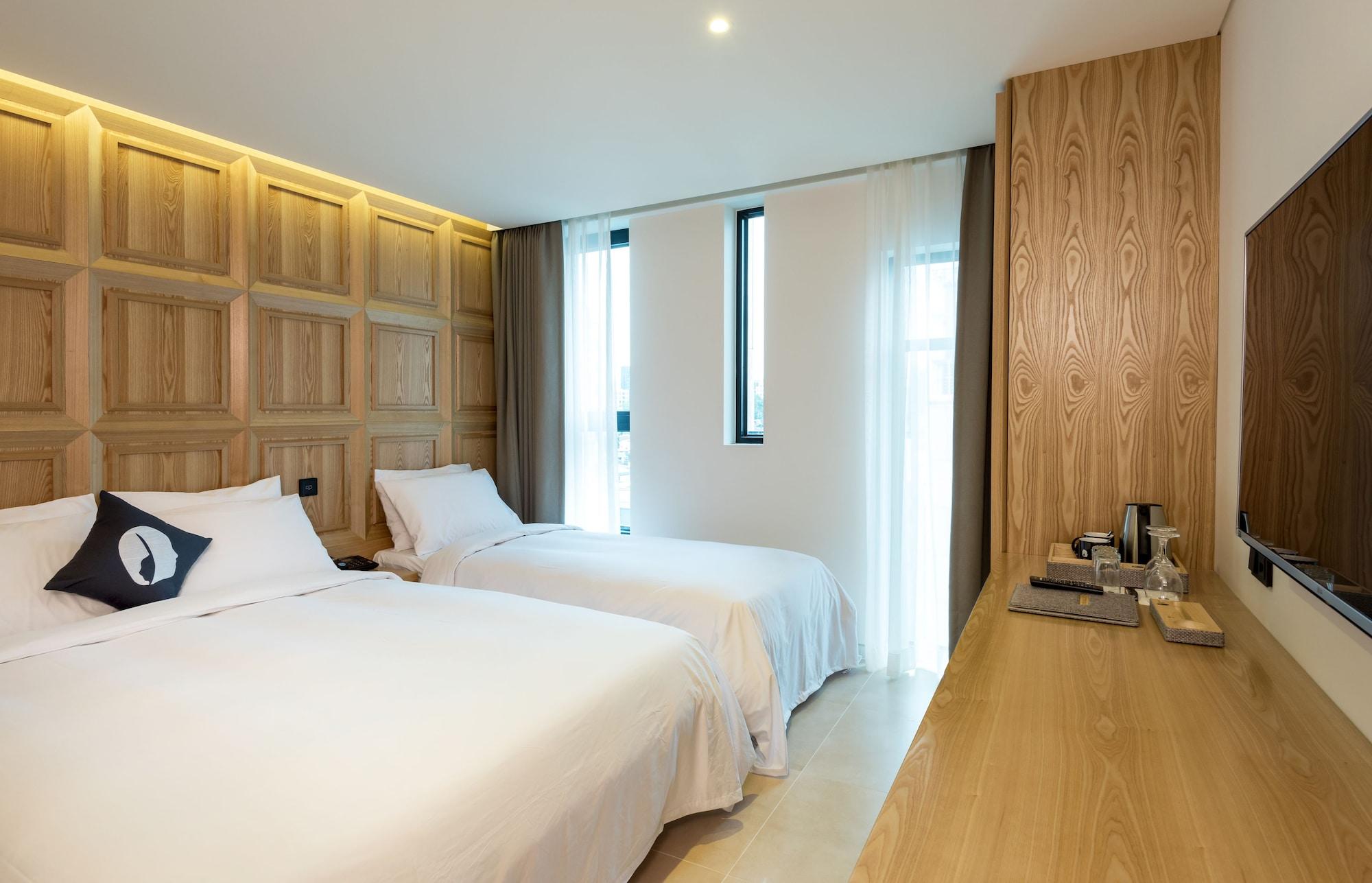 Hotel The Designers Lyj Gangnam Premier Сеул Екстериор снимка