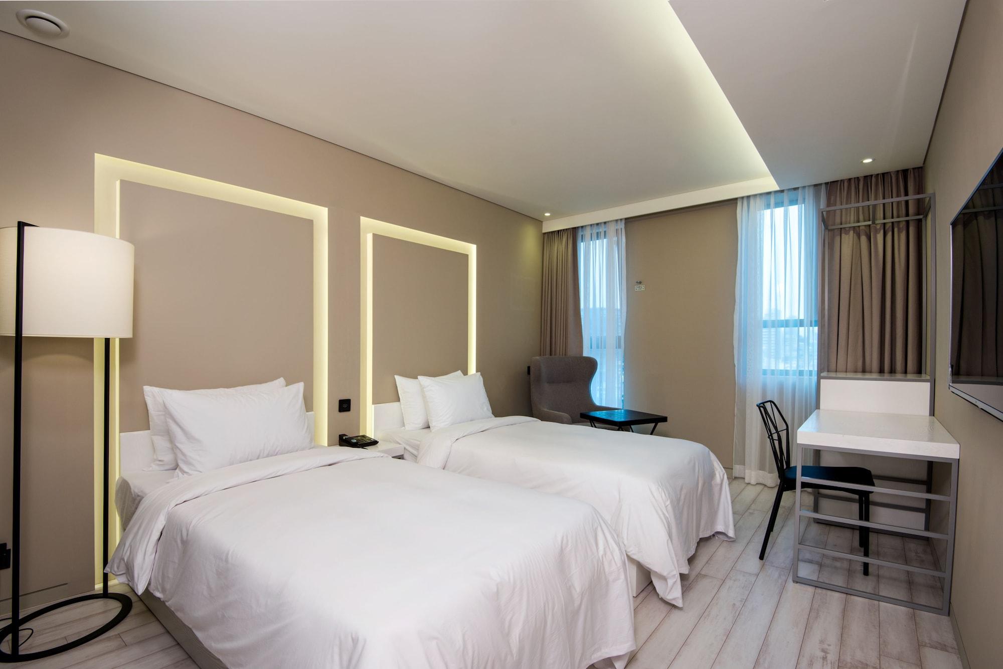 Hotel The Designers Lyj Gangnam Premier Сеул Екстериор снимка