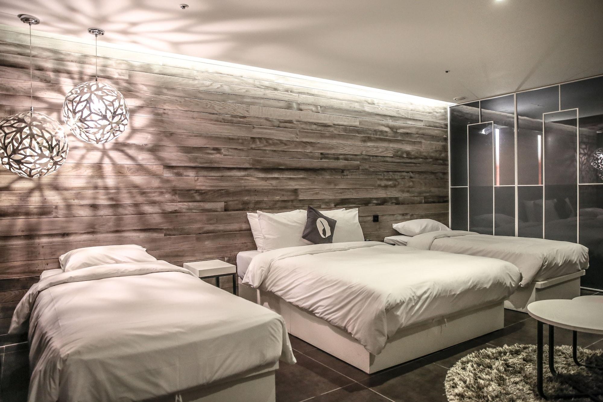 Hotel The Designers Lyj Gangnam Premier Сеул Екстериор снимка
