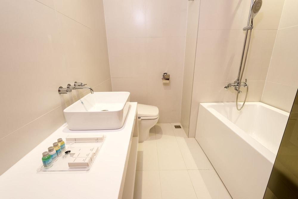 Hotel The Designers Lyj Gangnam Premier Сеул Екстериор снимка