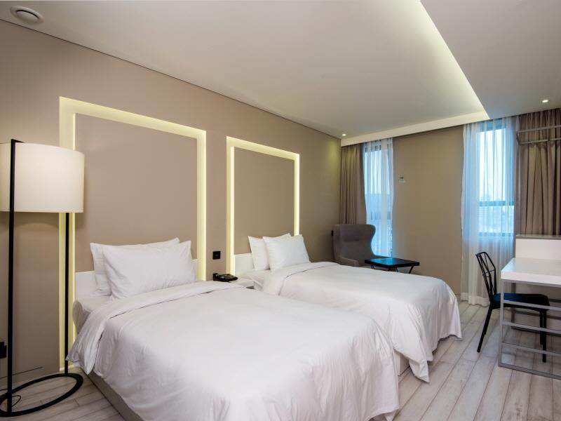 Hotel The Designers Lyj Gangnam Premier Сеул Екстериор снимка