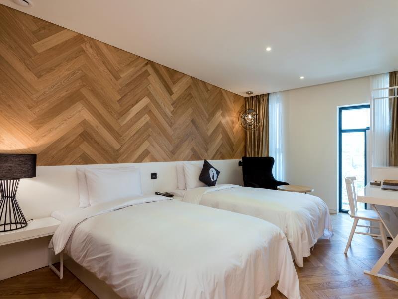 Hotel The Designers Lyj Gangnam Premier Сеул Екстериор снимка