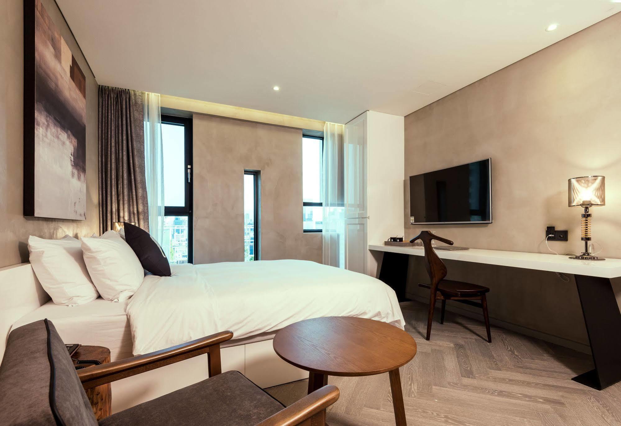 Hotel The Designers Lyj Gangnam Premier Сеул Екстериор снимка