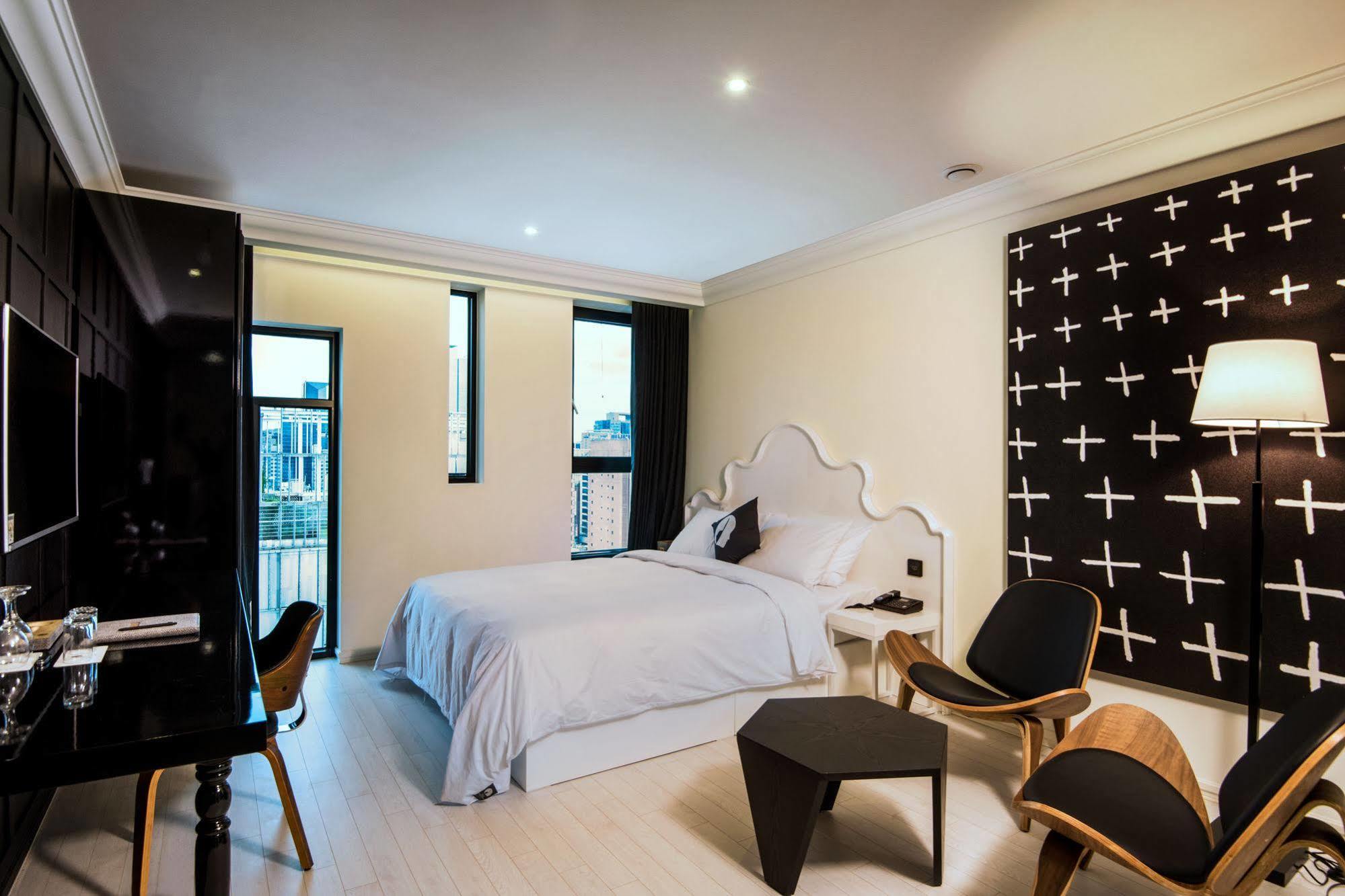 Hotel The Designers Lyj Gangnam Premier Сеул Екстериор снимка